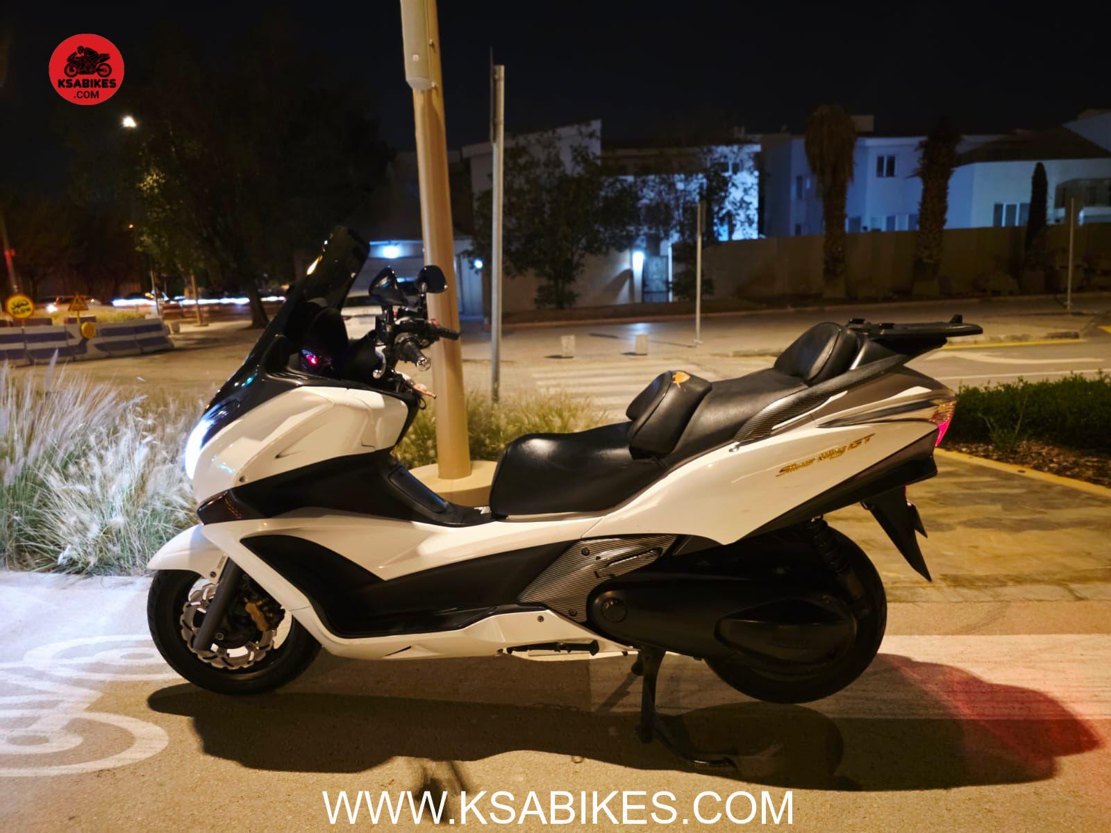 Honda Silver Wing 600 هوندا